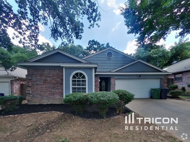 Building Photo - 1008 W Lovers Ln