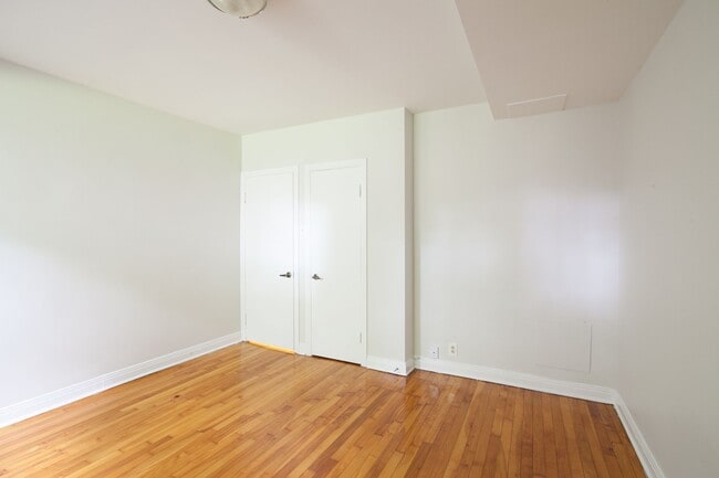 Building Photo - 4505 Dupuis Avenue