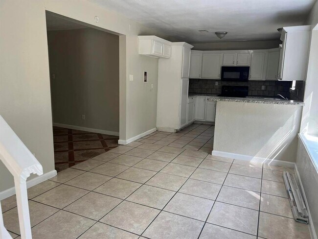 Foto del edificio - 23126 Dew Wood Ln