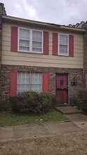 Building Photo - 4789 Townhouse Way