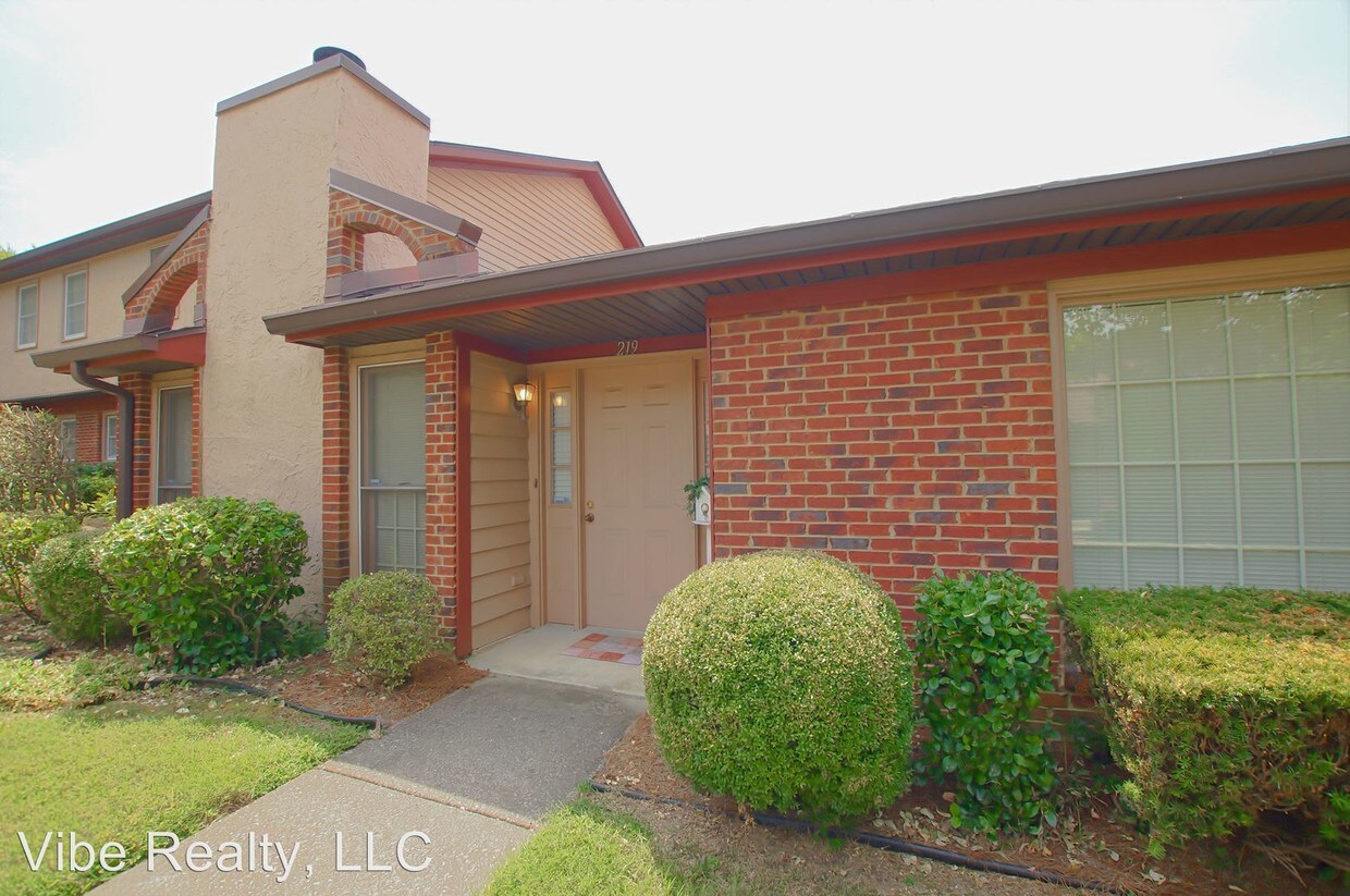 Foto principal - 219 Highland Villa Cir