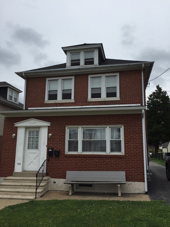 Building Photo - 108 W 6th Ave