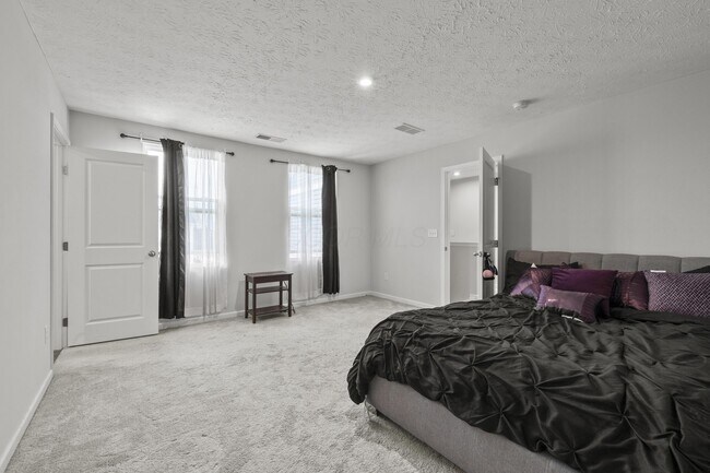 Foto del edificio - 5289 Earhart Dr