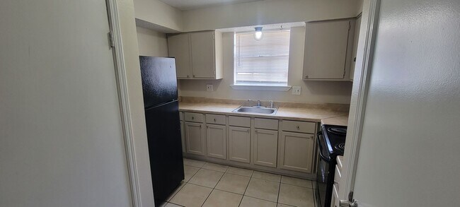 Building Photo - 7850 Sand St