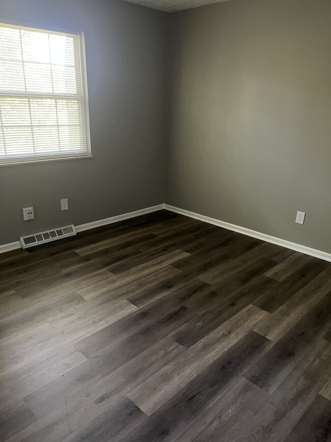 Building Photo - Green Acres - 4963-4967