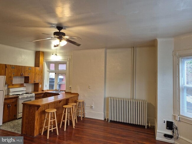 Building Photo - 4610 Chester Ave