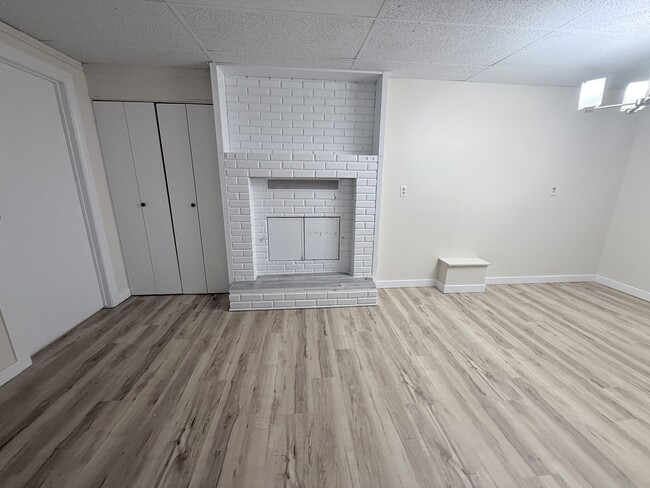 Building Photo - 542 Fisher Crescent