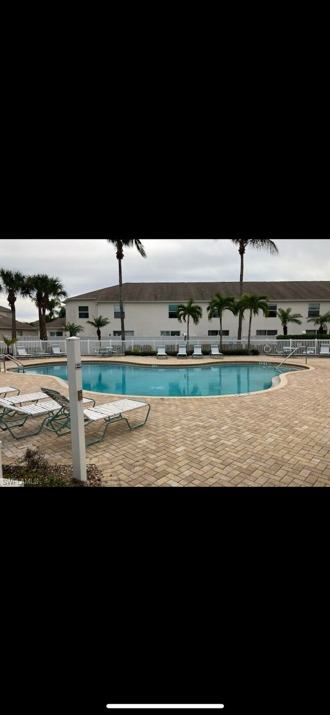 Foto del edificio - 3617 Pine Oak Cir