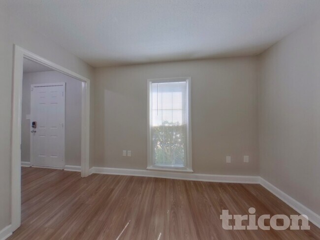 Foto del edificio - 5120 Blue Spruce Ln