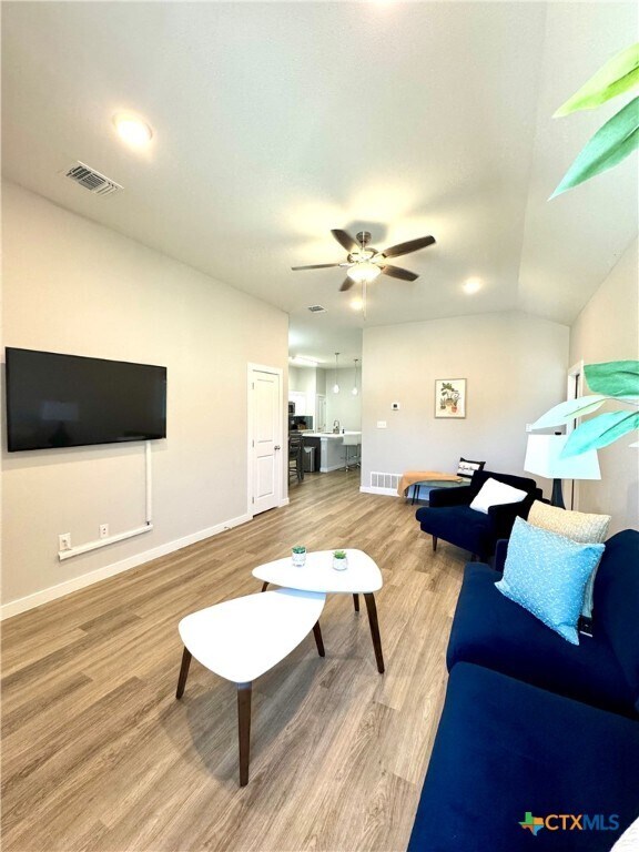 Foto del edificio - 4022 B Keller Rd