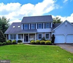 Building Photo - 1709 Flanagan Ave