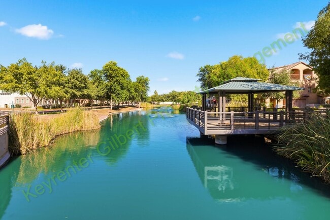 Foto del edificio - Modern Gilbert Lakeview Townhome in The La...