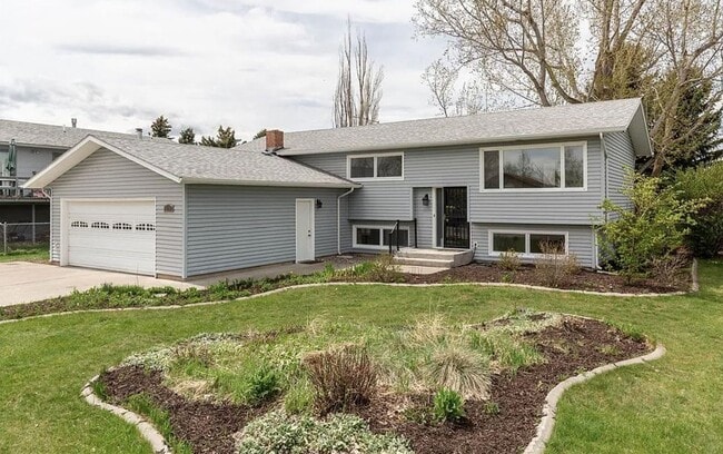 Foto del edificio - FULLY GUTTED & RENOVATED 5-Bedroom Home in...