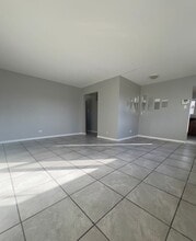 Building Photo - 1279 Greenbay Ave