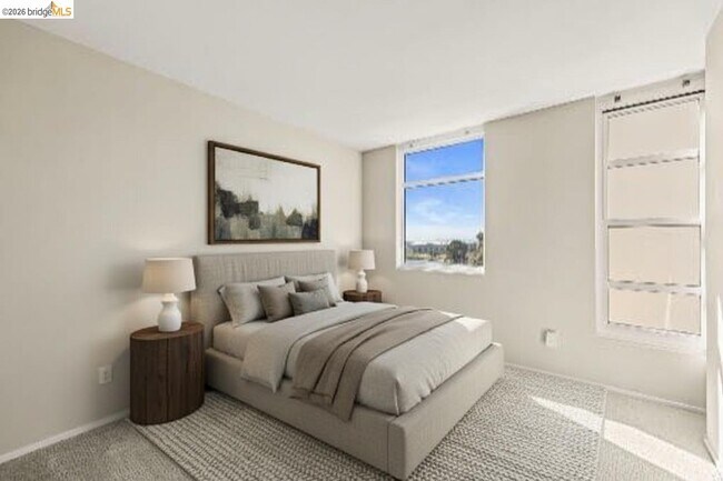 Foto del edificio - 1 Lakeside Dr