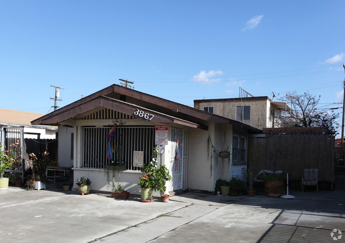 Foto principal - 3867-3871 Marlborough Ave