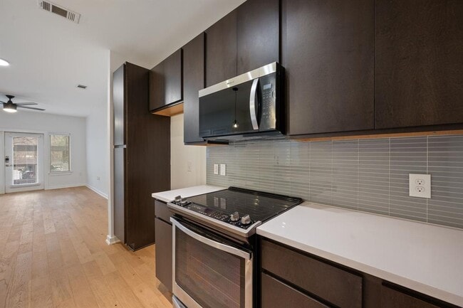 Foto del edificio - 2505 Thornton Rd