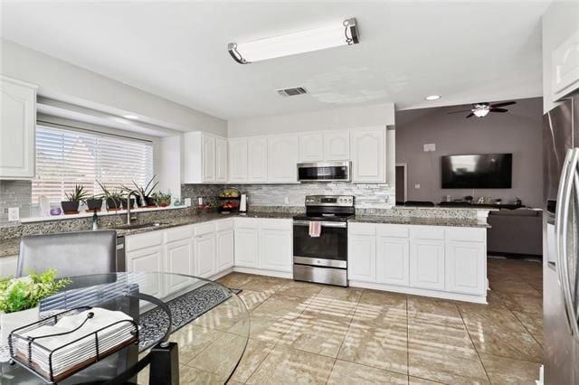 Foto del edificio - 115 Savanna Dr