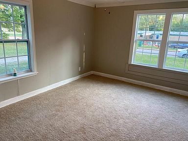 Building Photo - Beautiful Home with a Spacious Backyard