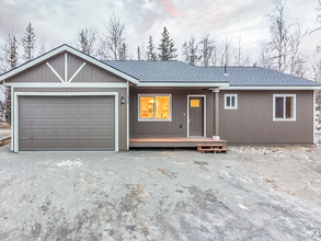 Building Photo - 1032 N Helen Ln