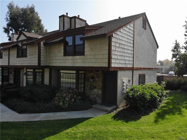 Building Photo - 1161 S Paula Dr