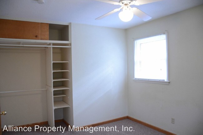 Building Photo - 4 br, 2 bath Room For Rent - 2035 Tecumseh