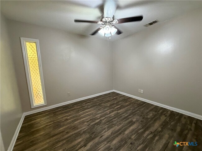 Foto del edificio - 111 Lancelot St