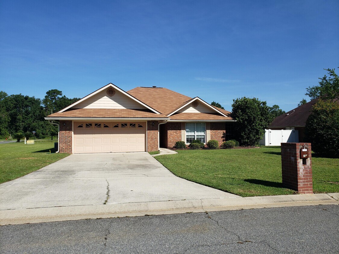 2020 Weybridge Ct, Hinesville, GA 31313 House Rental in Hinesville