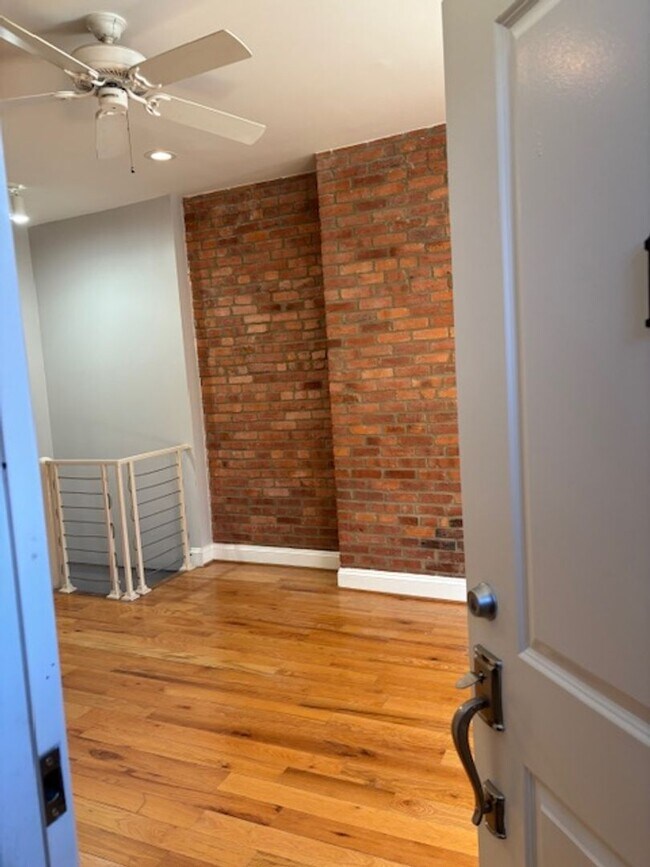 Foto del edificio - 2831 11th St NW