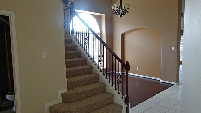 Building Photo - 21911 Canyonwood Park Ln