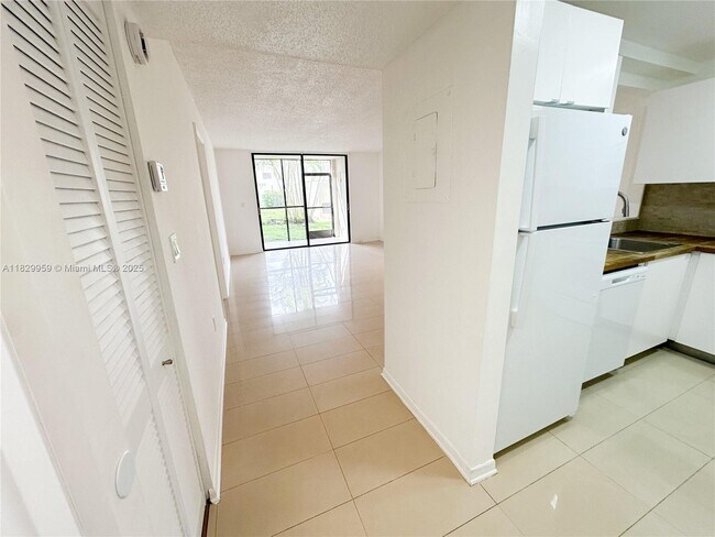 Foto del edificio - 8025 SW 107th Ave