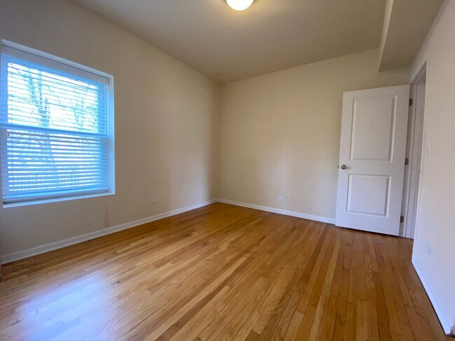 Foto del edificio - 4730 S Greenwood Ave