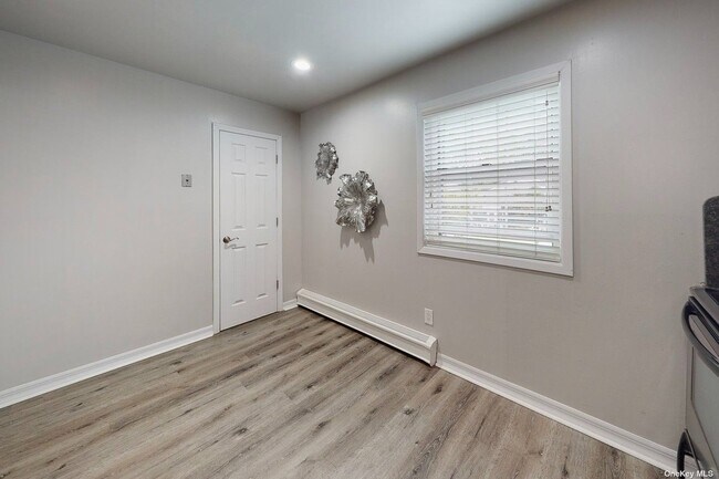 Foto del edificio - 90 Middleton Rd