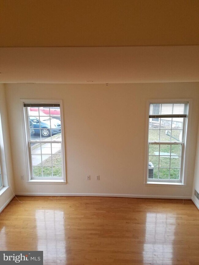 Foto del edificio - 6814 Sabbarton Pl