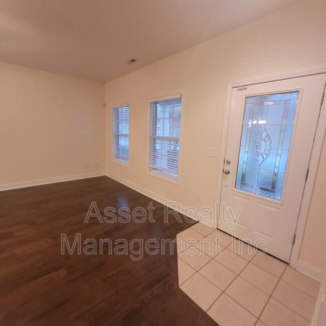 Foto del edificio - 143 Hatleyberry St