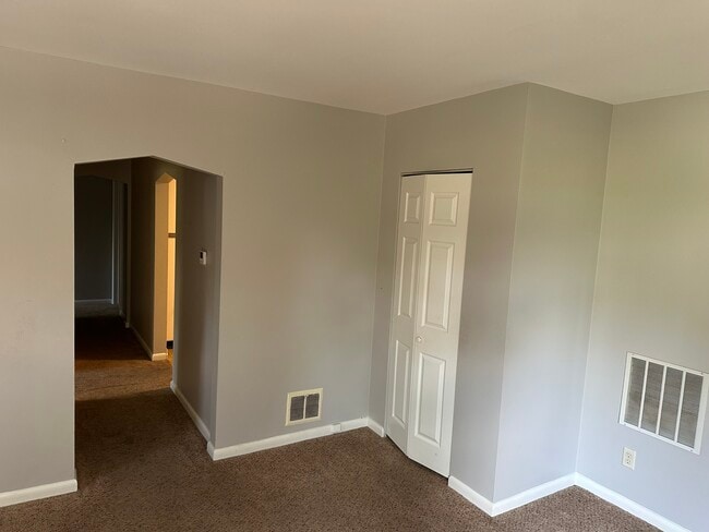 Building Photo - 21 Montvale Ct