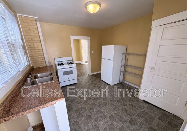 Foto del edificio - 3420 Plaza Dr