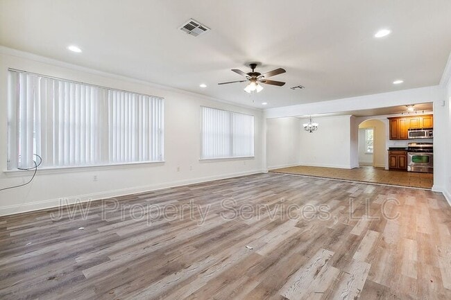 Building Photo - 1339 Riviera Ave