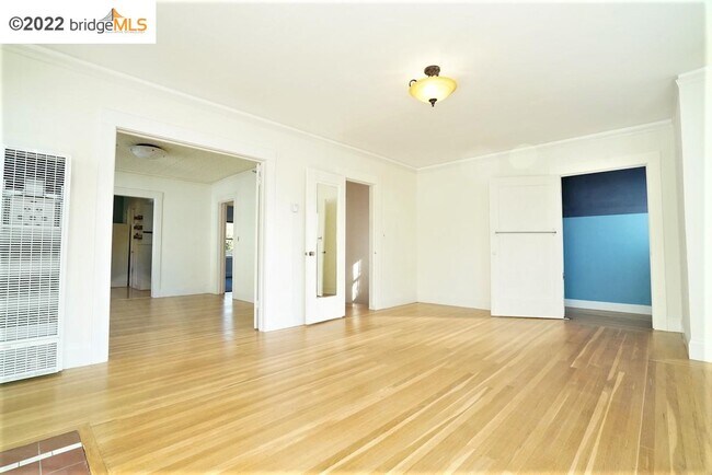 Building Photo - 1903 Harmon St