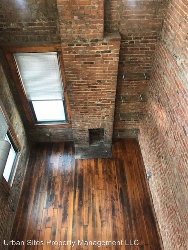 Building Photo - 1227 Walnut St