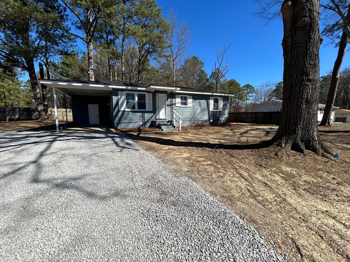 Primary Photo - Cozy 2/1 House in Armuchee- $1,195