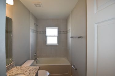 Building Photo - 3810 Willow Ridge Dr