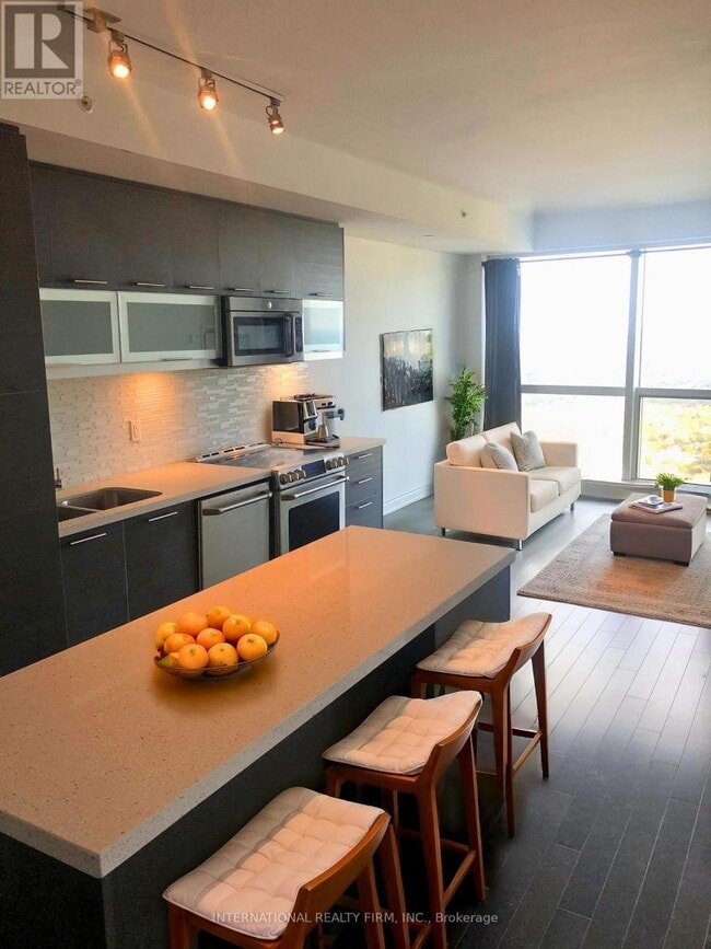 Photo du bâtiment - 388 Yonge St