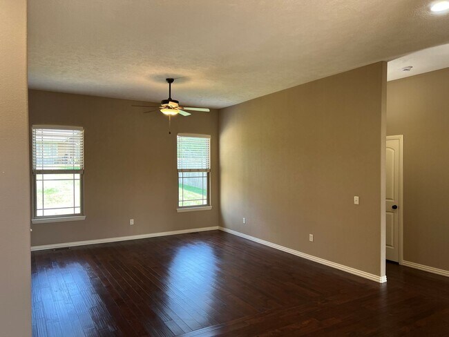 Building Photo - 614 Galileo Dr