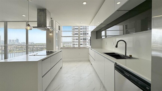 Foto del edificio - 18061 Biscayne Blvd