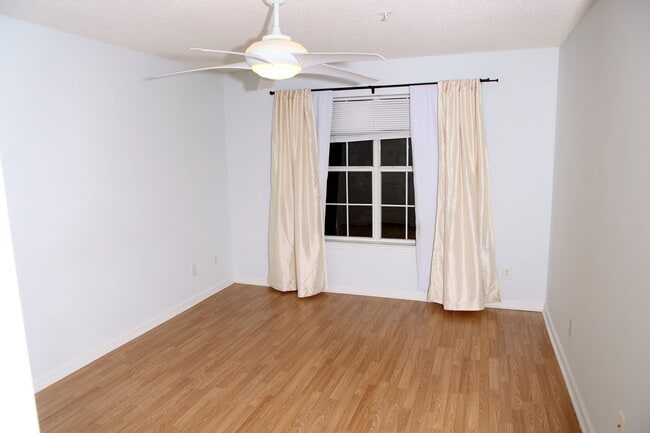 Building Photo - 4304 Walden Park Dr