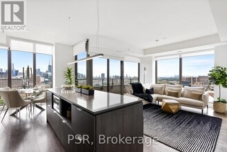 Building Photo - 2 St Thomas St