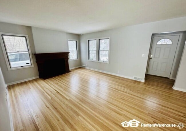 Building Photo - 5109 Windsor Ave