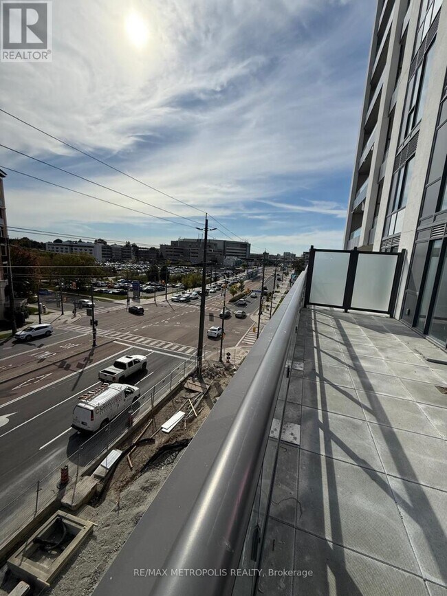 Building Photo - 705 Davis Dr