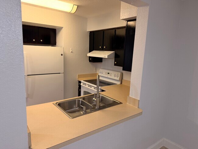 Foto del edificio - 3904 Brigadoon Cir